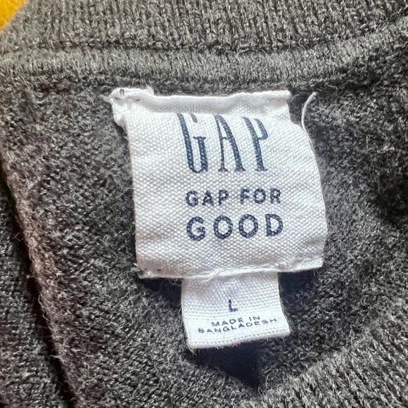 2 GAP Sweaters Bundle - Gray - Picture 7 of 8